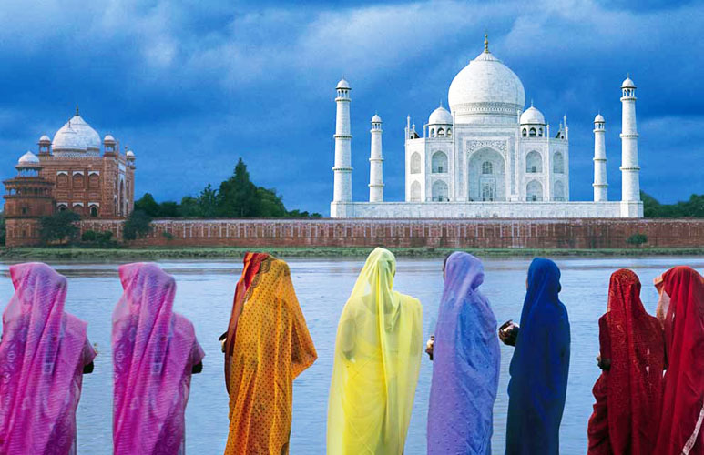 Taj Mahal at sunrise, Agra